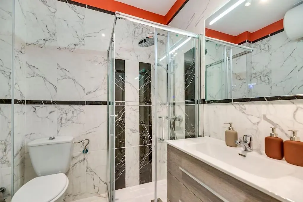 Lxr La Perla Renovated 2Hab. Apt بينالماذينا