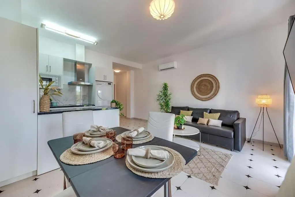 Lxr La Perla Renovated 2Hab. Apt بينالماذينا 0*,  إسبانيا