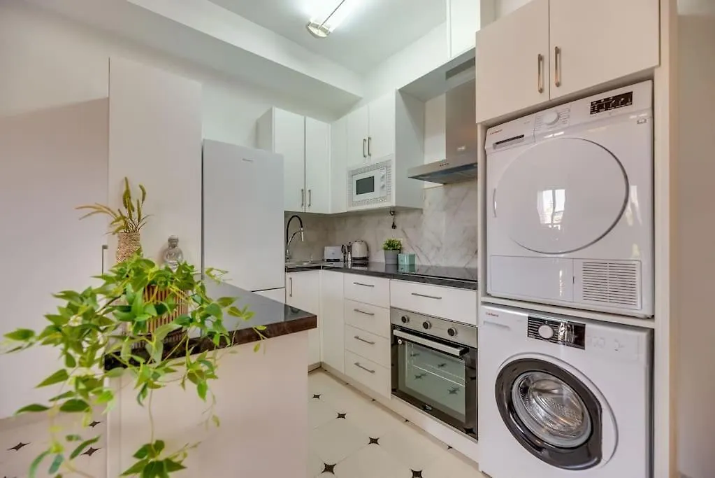 Lxr La Perla Renovated 2Hab. Apt بينالماذينا